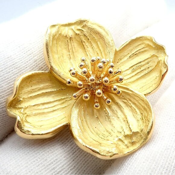 Authentic! Tiffany & Co. 18k Yellow Gold Dogwood Flower Pin Brooch - Picture 9 of 10
